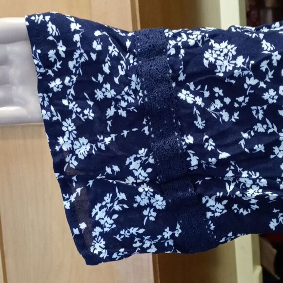 Freshman top - Picture 2 of 3